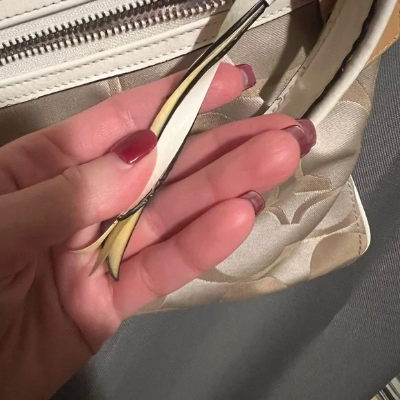 Coach Beige Signature Shoulder Bag - Picture 3 of 12